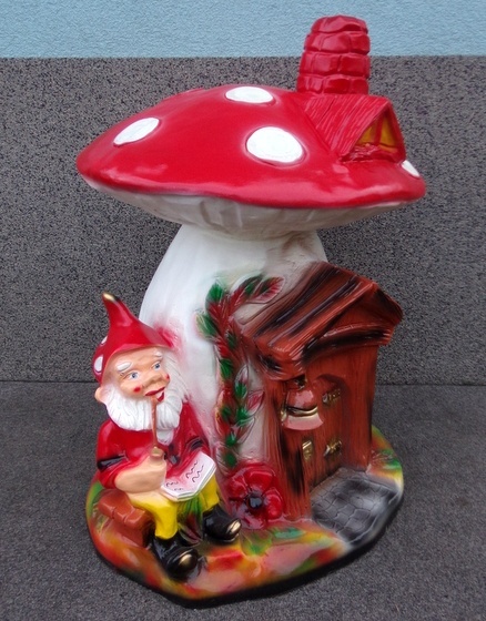 Domek muchomor z krasnalem